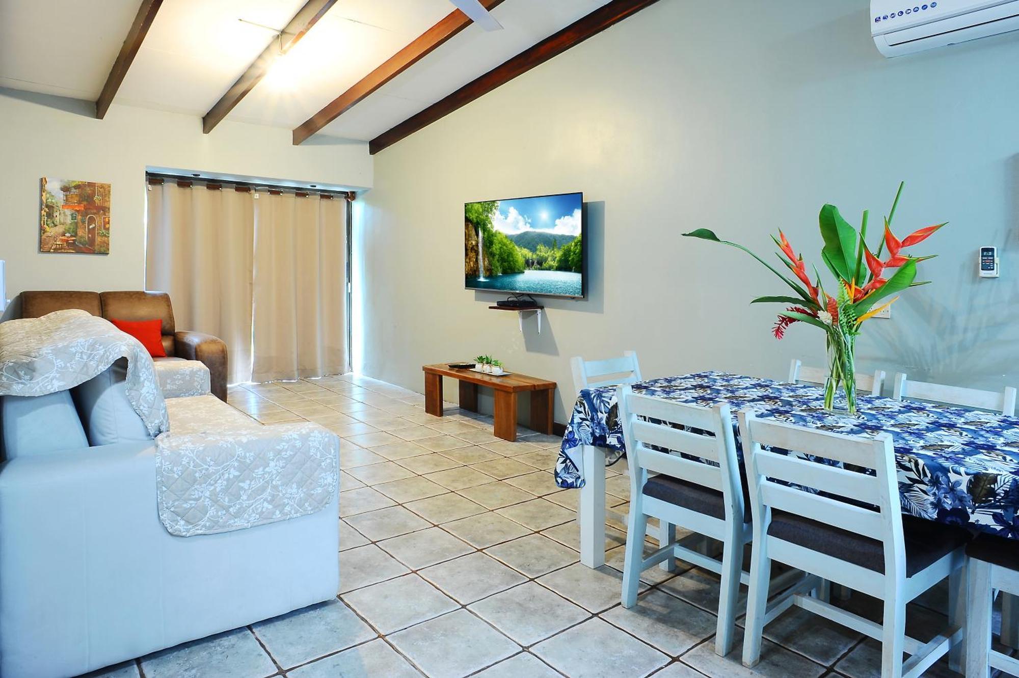 Wide Mouth Frog Quepos Hostel Manuel Antonio