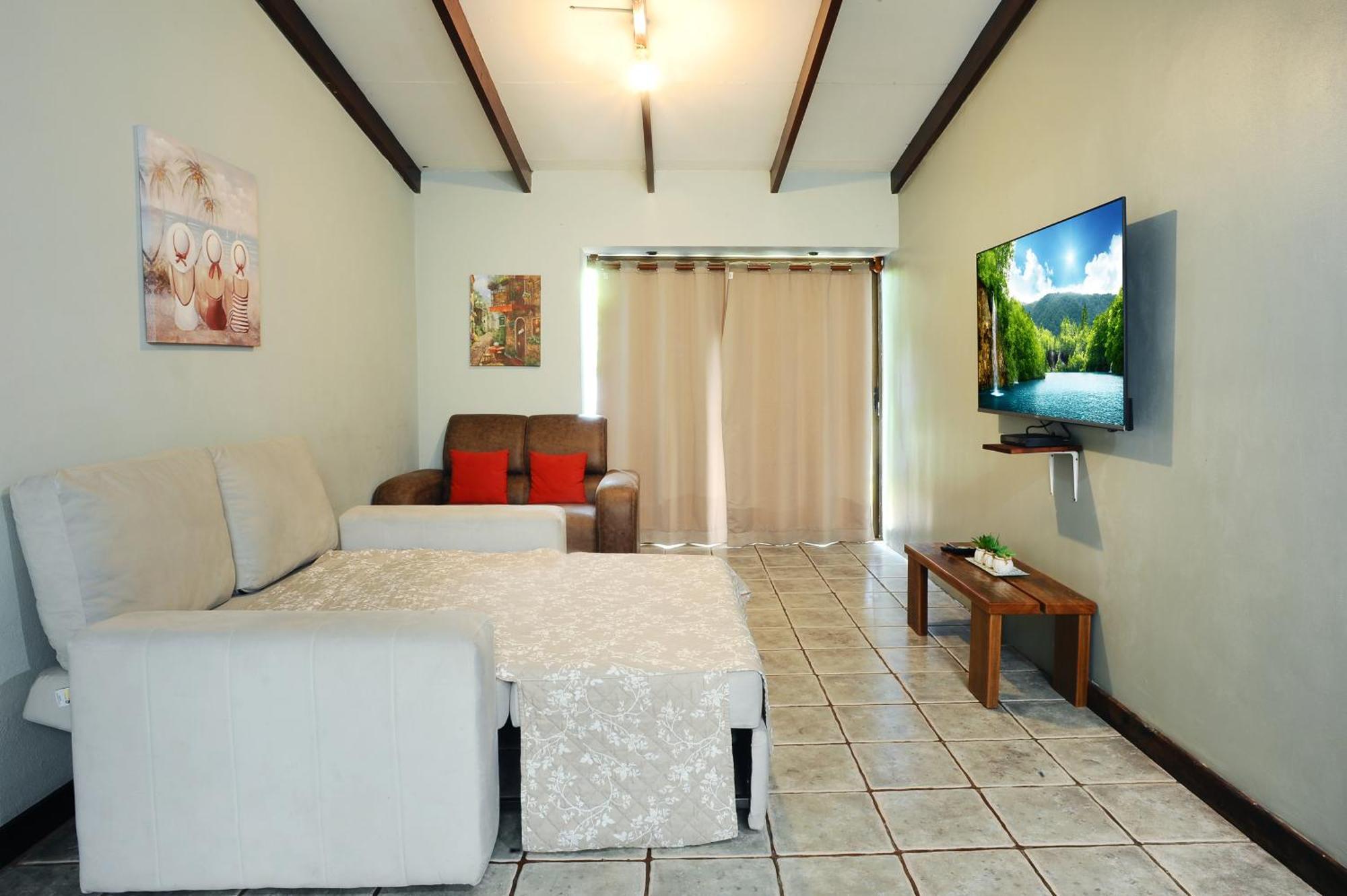 Hostel Wide Mouth Frog Quepos Manuel Antonio